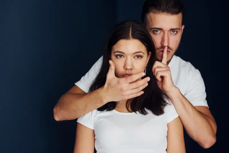 Seller hushing wife about special assessments