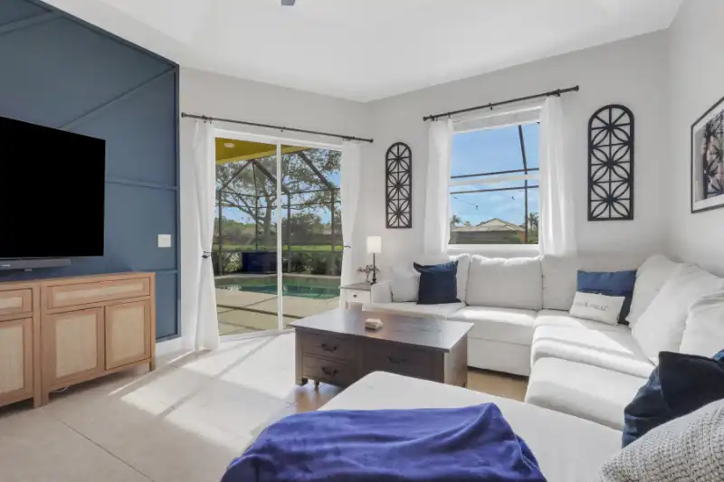 Accent wall at 15464 Cortona Way