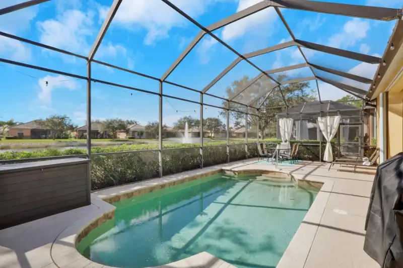 Swimming pool at 15464 Cortona Way in Tuscany Cove