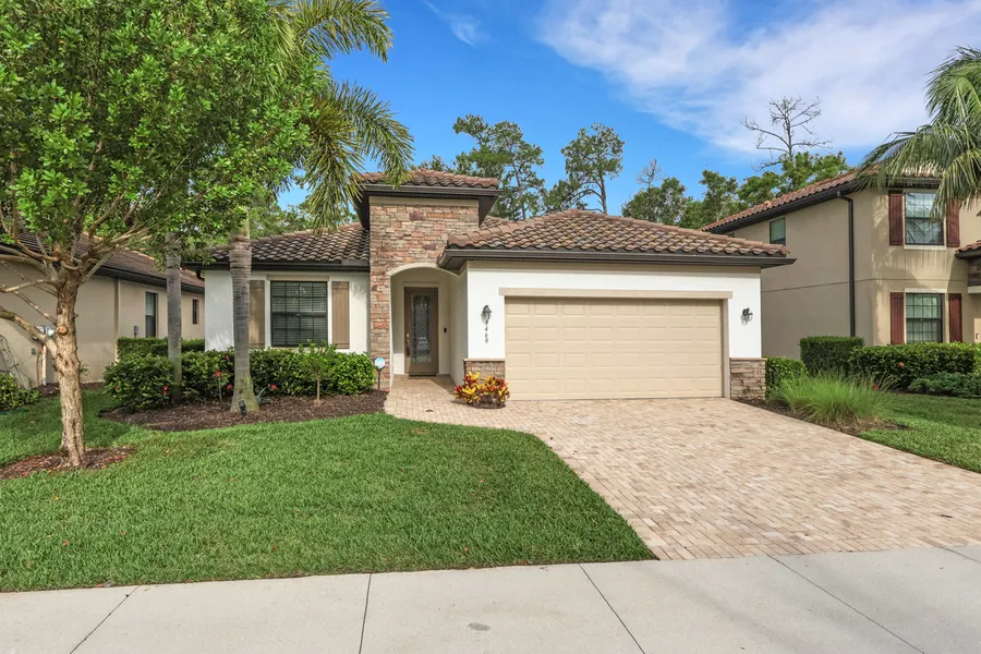 9469 Foxglove Lane in North Naples' subdivision Bent Creek Preserve.