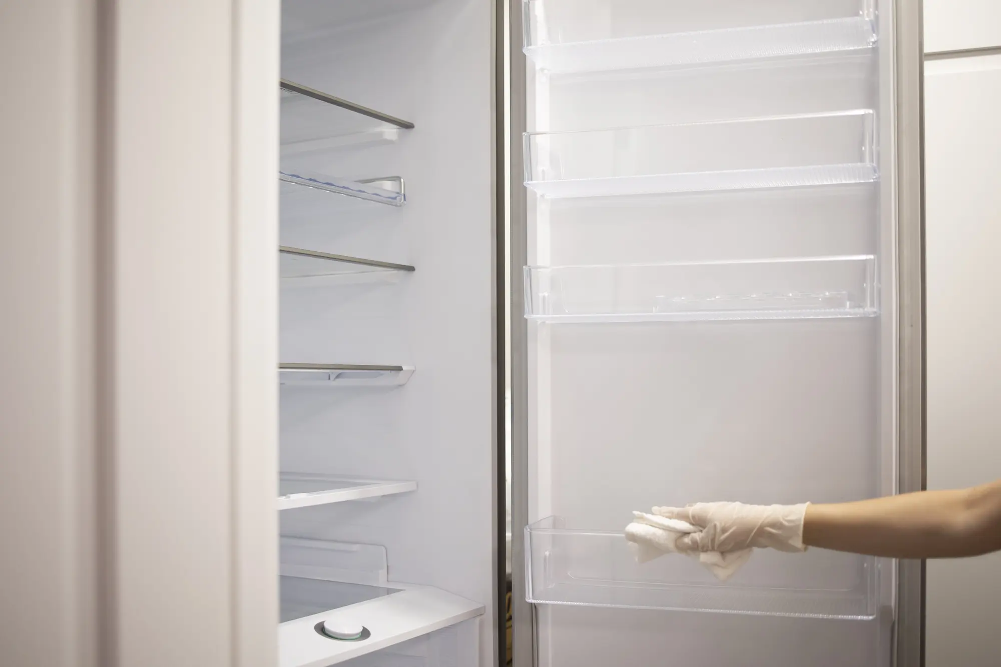 Does a Garage Refrigerator Go with the Seller or Stay for the Buyer?
